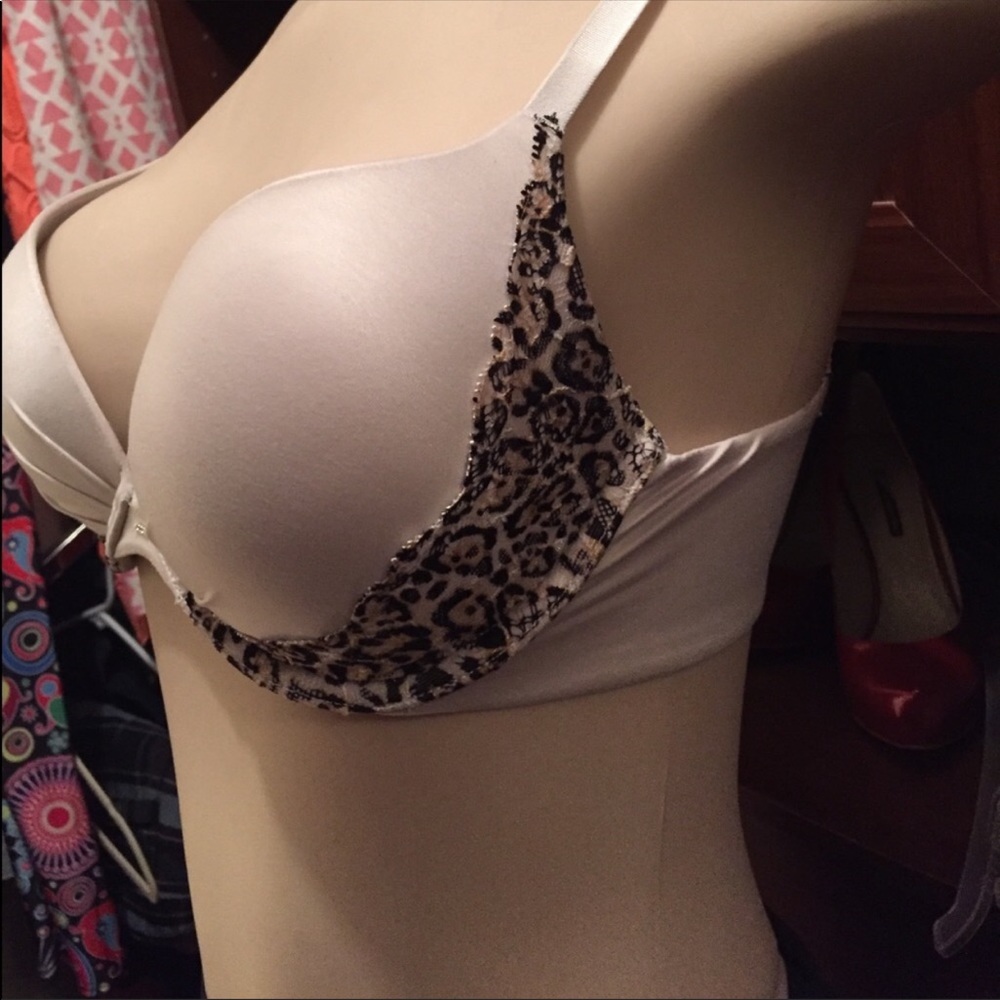 Victoria Secret Bra - Picture 2 of 4